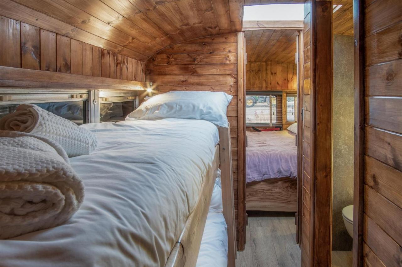 American School Bus - 1 Bedroom - Blossom Farm - Tiers Cross Johnston Buitenkant foto