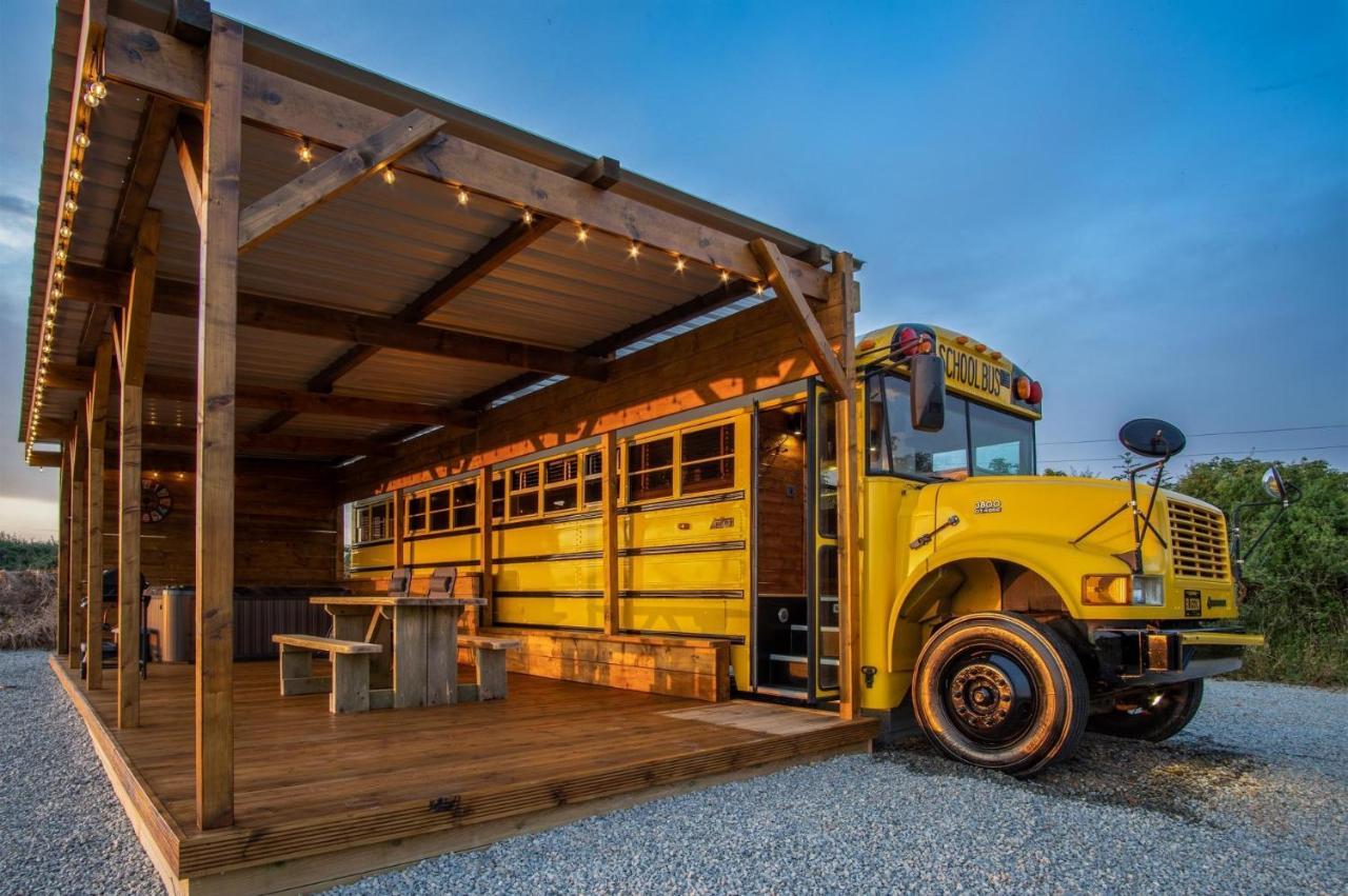 American School Bus - 1 Bedroom - Blossom Farm - Tiers Cross Johnston Buitenkant foto
